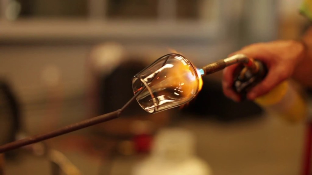 การเป่า แก้วน้ำ